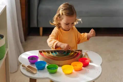 Zajęcia sensoryczne dla dzieci: magiczny świat rozwoju zmysłów malucha
