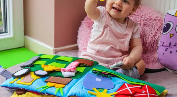 Książka sensoryczna, która zachwyci twoje dziecko i wspiera jego rozwój