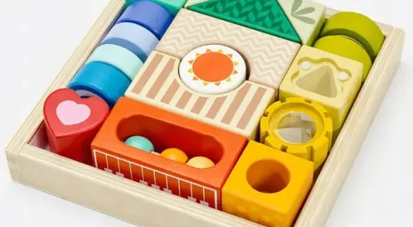 Drewniane klocki sensoryczne: magiczny świat rozwoju dziecka